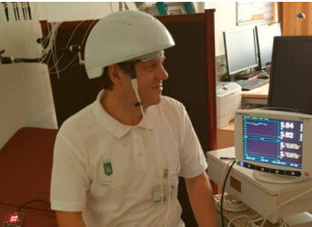 Anziano della macchina dell'analizzatore di salute di terapia di Pbm Transcranial - dispositivo intranasale